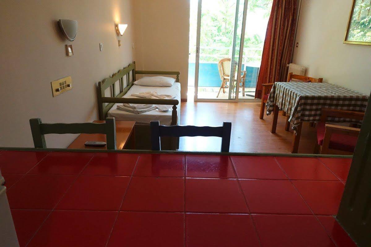 Bristol Apartments Кос Екстериор снимка